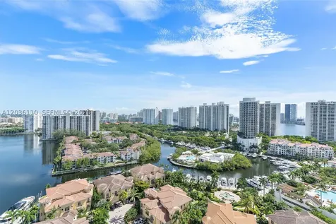 1000 W Island Boulevard Aventura FL 33160