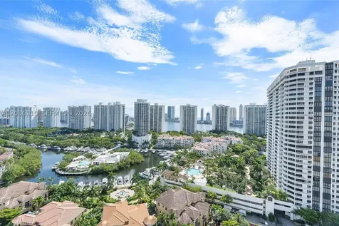1000 W Island Boulevard Aventura FL 33160