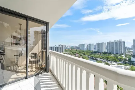 1000 W Island Boulevard Aventura FL 33160