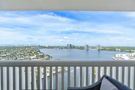 1000 W Island Boulevard Aventura FL 33160