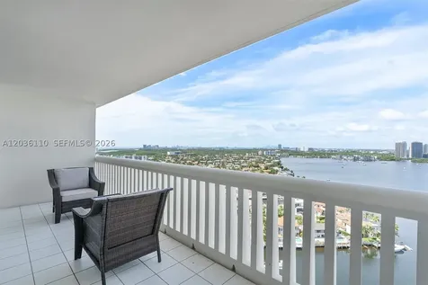 1000 W Island Boulevard Aventura FL 33160