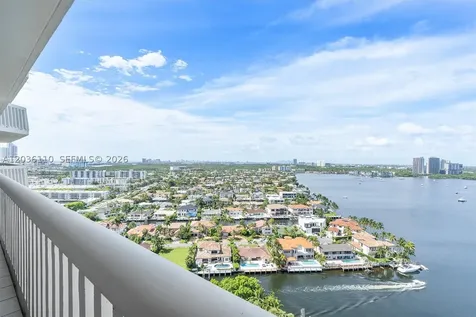 1000 W Island Boulevard Aventura FL 33160