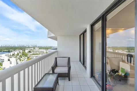 1000 W Island Boulevard Aventura FL 33160
