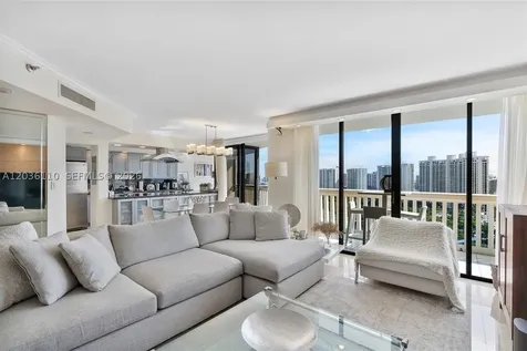 1000 W Island Boulevard Aventura FL 33160