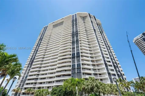 1000 W Island Boulevard Aventura FL 33160