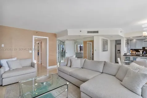 1000 W Island Boulevard Aventura FL 33160