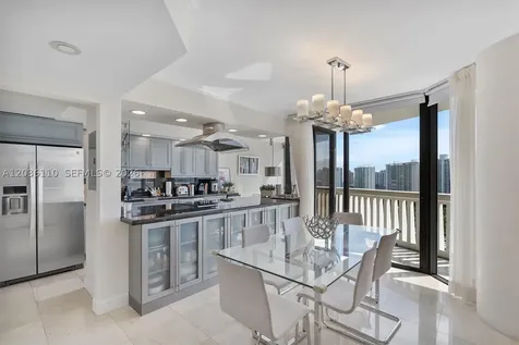 1000 W Island Boulevard Aventura FL 33160