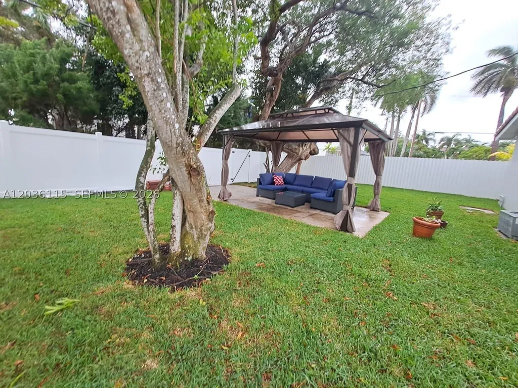 1060 Tyler Street Hollywood FL 33019