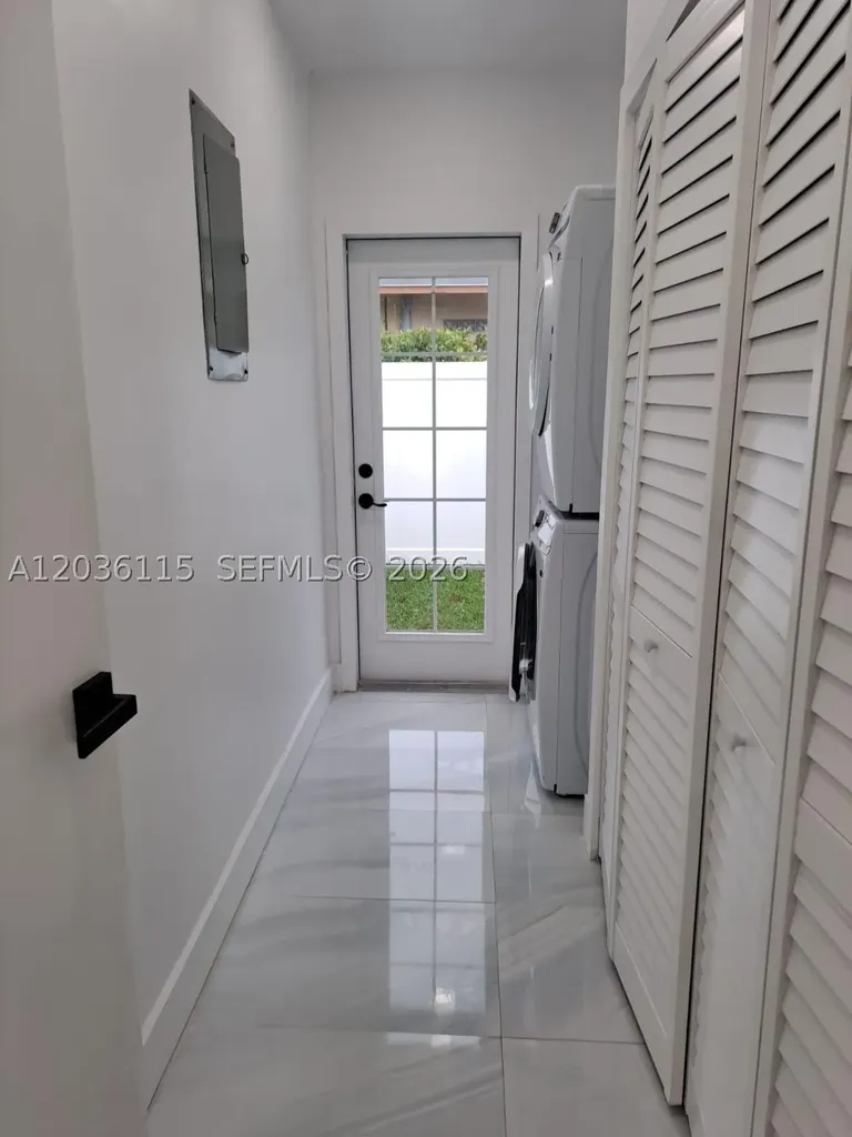 1060 Tyler Street Hollywood FL 33019