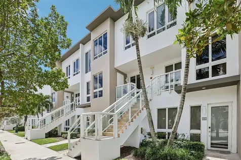 10280 NW 63rd Terrace Doral FL 33178