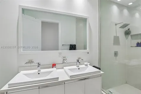 10280 NW 63rd Terrace Doral FL 33178