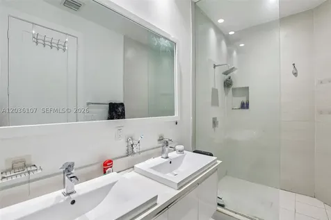 10280 NW 63rd Terrace Doral FL 33178