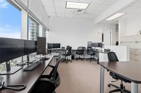 175 SW 7th Street Miami FL 33130