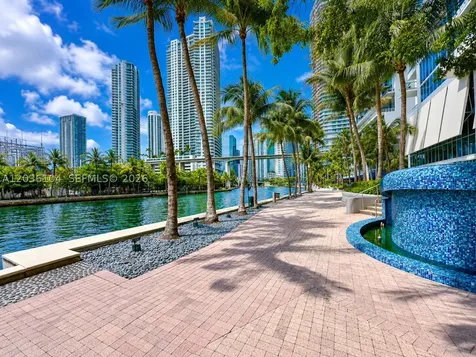 175 SW 7th Street Miami FL 33130