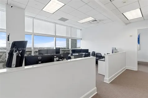 175 SW 7th Street Miami FL 33130