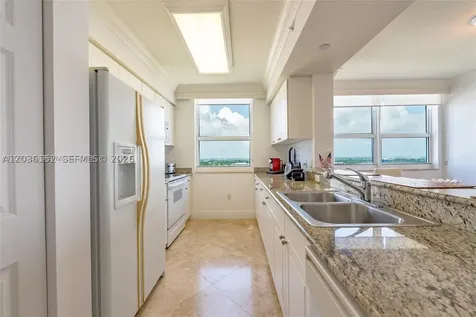 19501 W Country Club Drive Aventura FL 33180