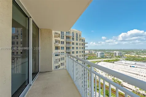 19501 W Country Club Drive Aventura FL 33180