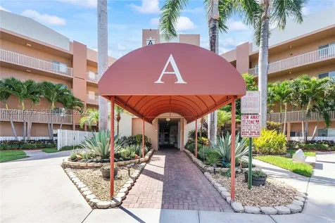 7715 Yardley Drive Tamarac FL 33321