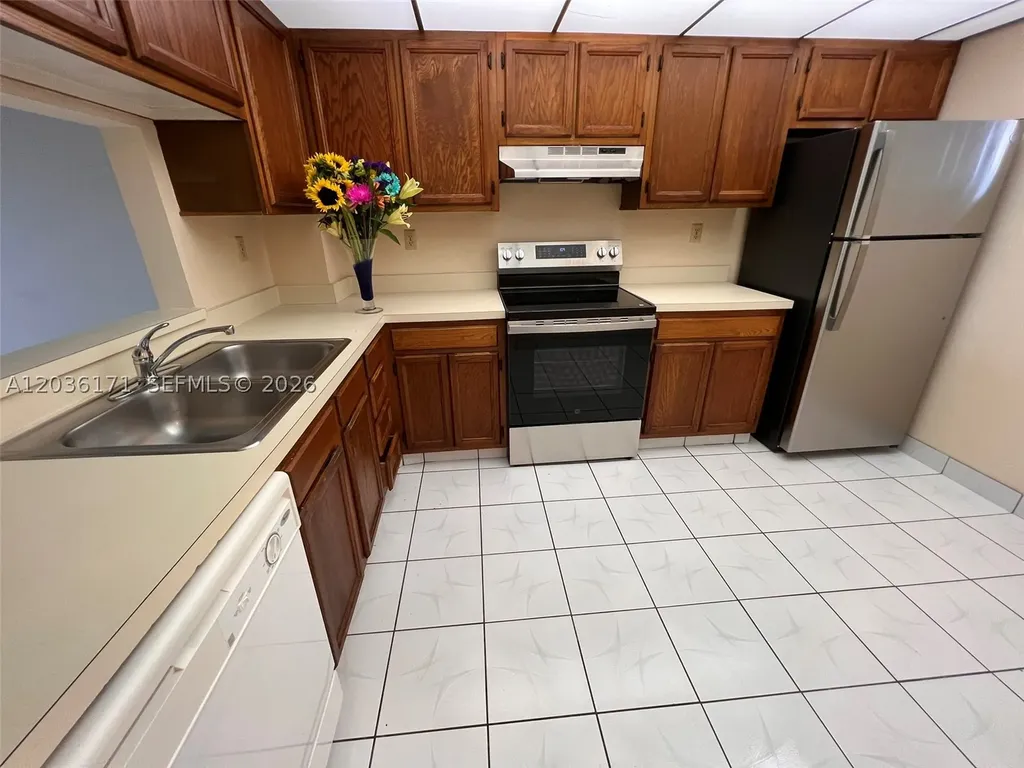1075 Riverside Drive Coral Springs FL 33071