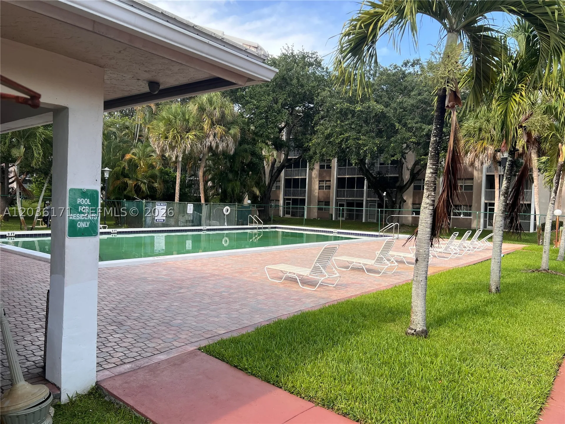 1075 Riverside Drive Coral Springs FL 33071