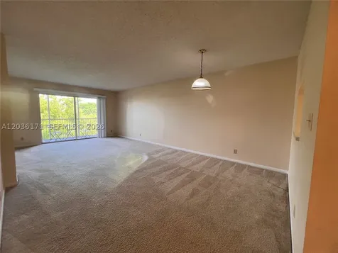 1075 Riverside Drive Coral Springs FL 33071