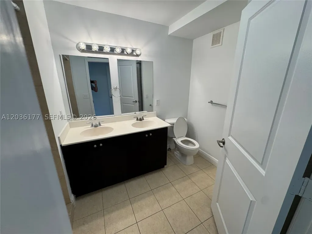 820 N 17th Avenue Hollywood FL 33020