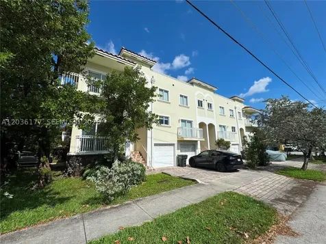 820 N 17th Avenue Hollywood FL 33020