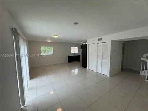 820 N 17th Avenue Hollywood FL 33020
