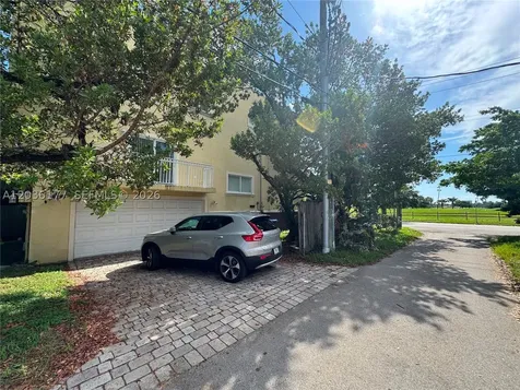 820 N 17th Avenue Hollywood FL 33020