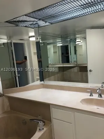 Miami FL 33132