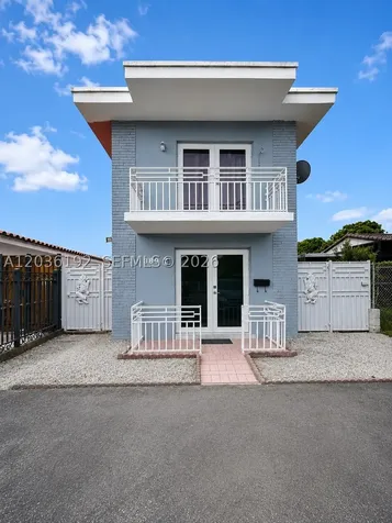 380 W 45th Street Hialeah FL 33012