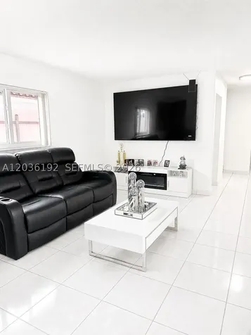 380 W 45th Street Hialeah FL 33012