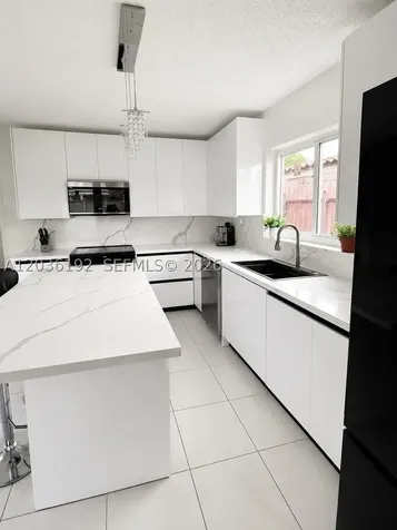 380 W 45th Street Hialeah FL 33012