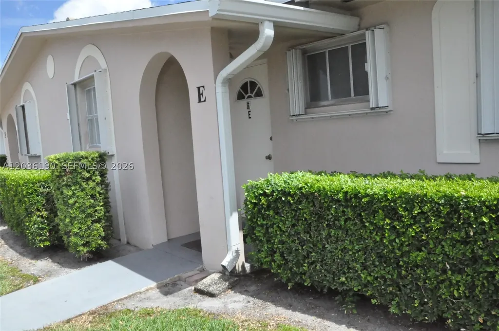 2784 E Dudley Drive E West Palm Beach FL 33415