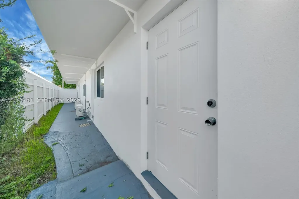 7555 SW 28th St Road Miami FL 33155