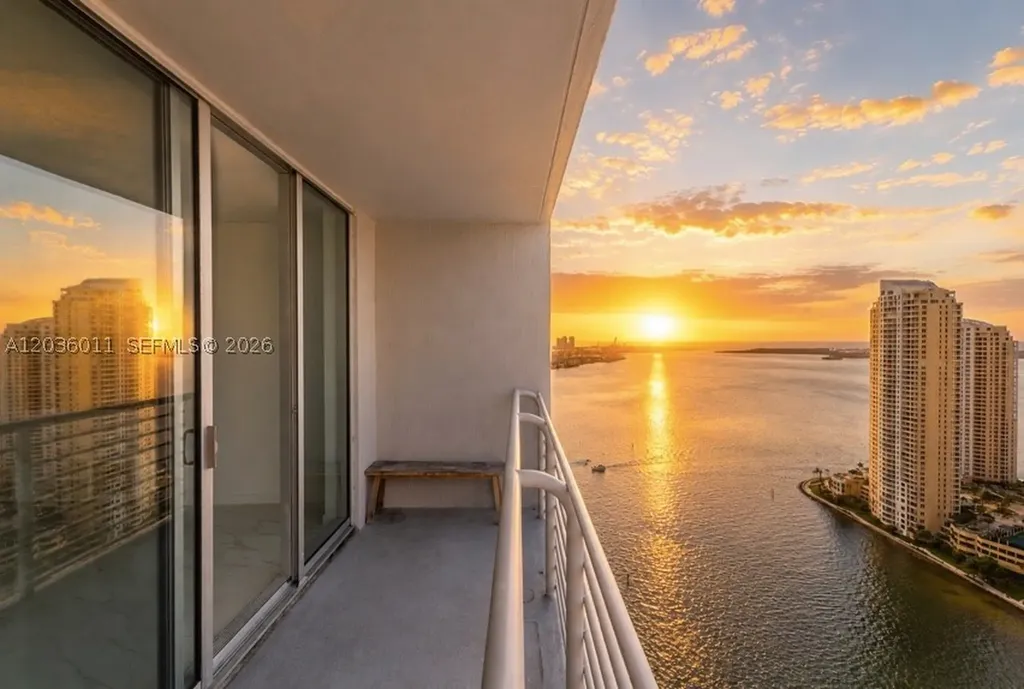 325 S Biscayne Boulevard Miami FL 33131