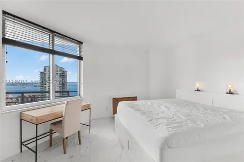 325 S Biscayne Boulevard Miami FL 33131