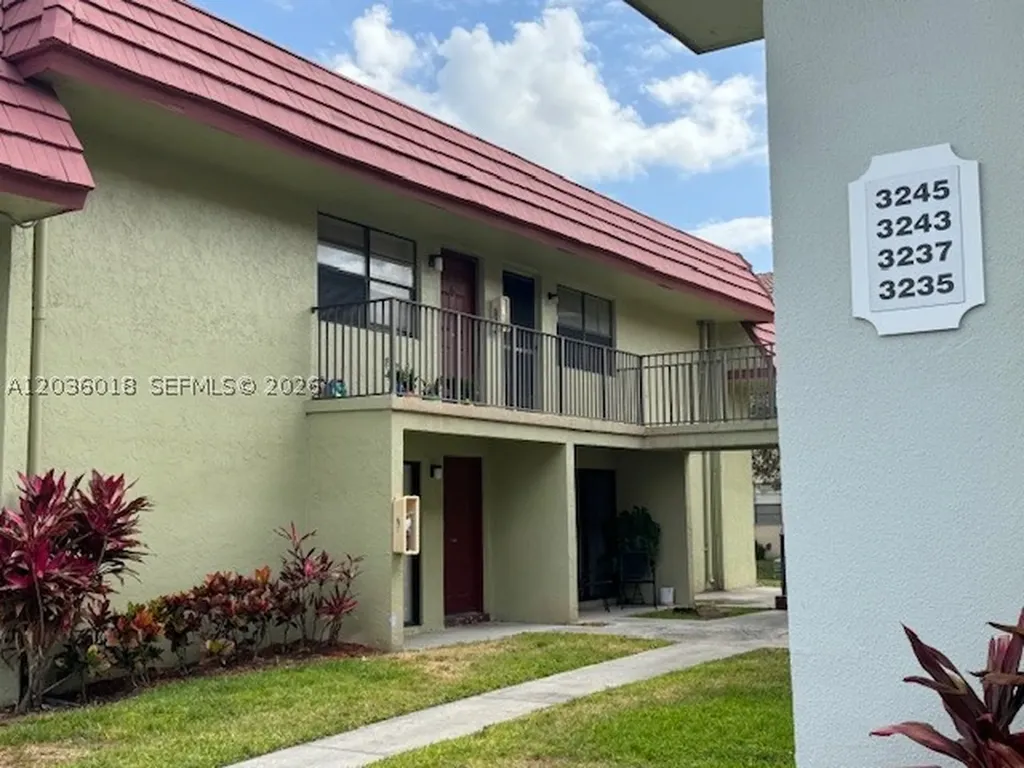 3249 NW 104th Avenue Coral Springs FL 33065