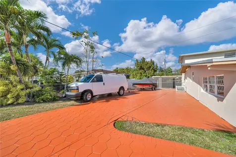 8241 SW 12th Terrace Miami FL 33144