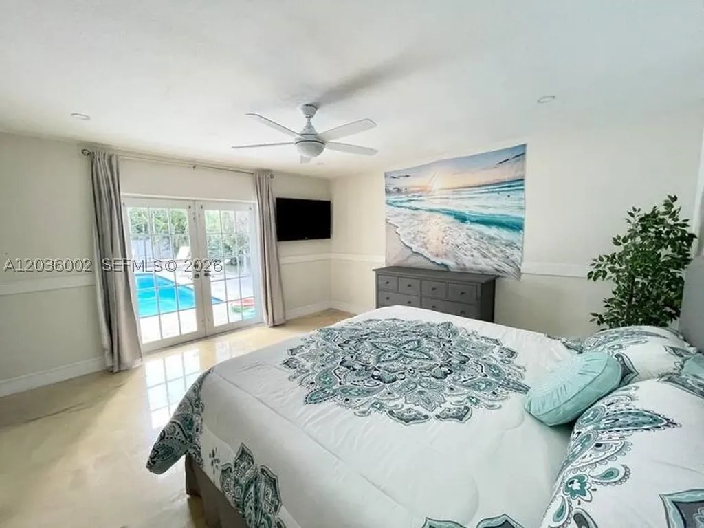 416 N Rainbow Drive Hollywood FL 33021