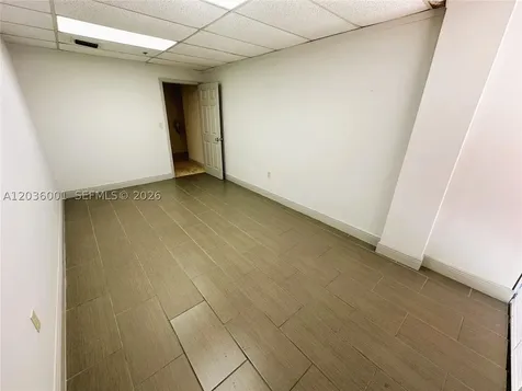7038 NW 50th Street Miami FL 33166