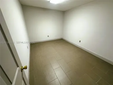 7038 NW 50th Street Miami FL 33166