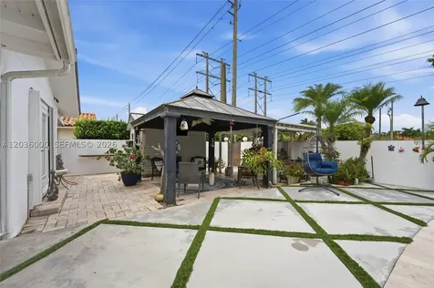 323 NW 136th Place Miami FL 33182