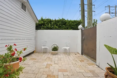 323 NW 136th Place Miami FL 33182