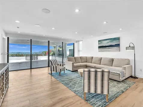 1930 Bay Drive Miami Beach FL 33141