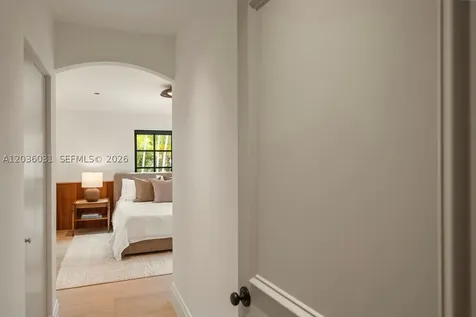 4727 N Bay Road Miami Beach FL 33140
