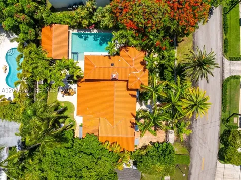 4727 N Bay Road Miami Beach FL 33140