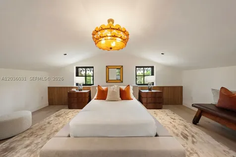 4727 N Bay Road Miami Beach FL 33140