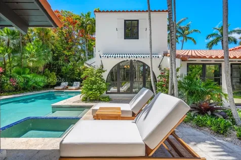 4727 N Bay Road Miami Beach FL 33140