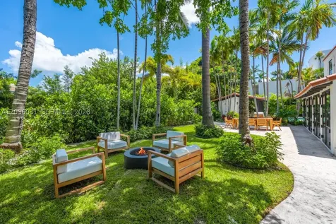 4727 N Bay Road Miami Beach FL 33140